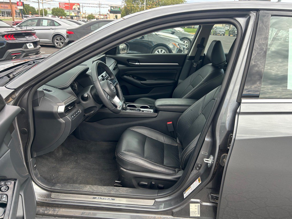 2023 Nissan Altima Image 13