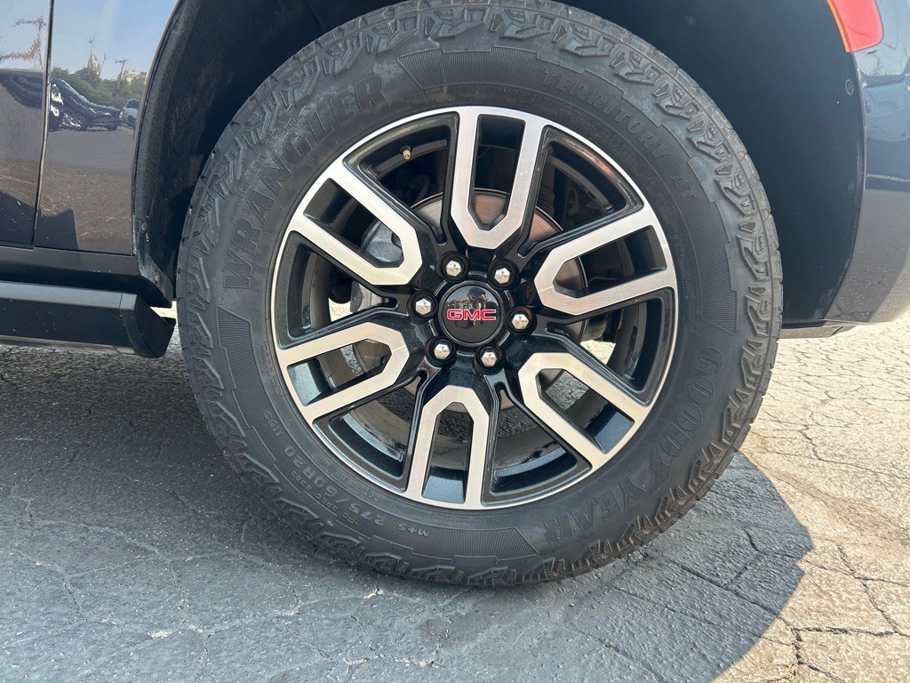 2023 GMC Yukon Image 10