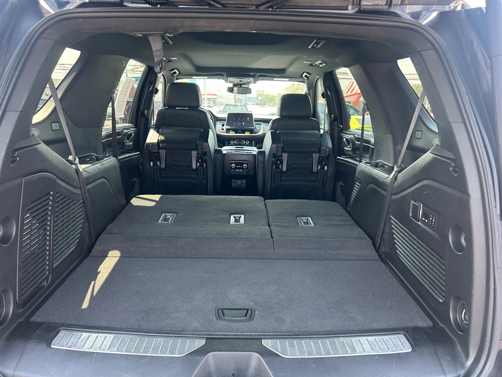 2023 GMC Yukon Image 13