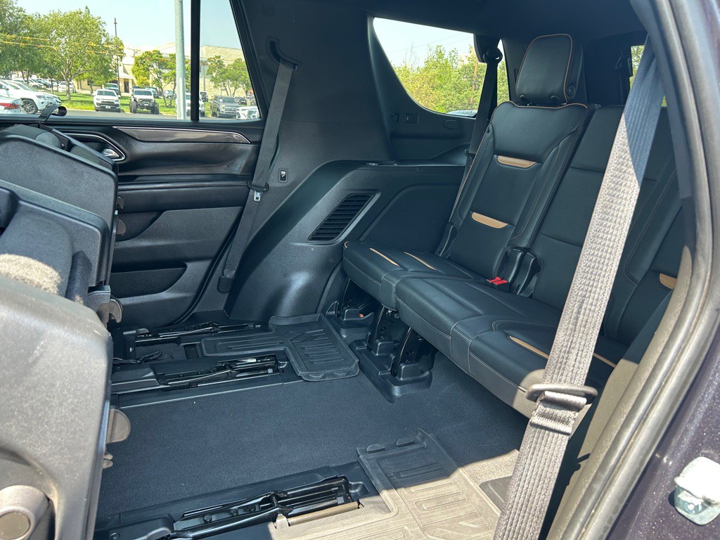 2023 GMC Yukon Image 14