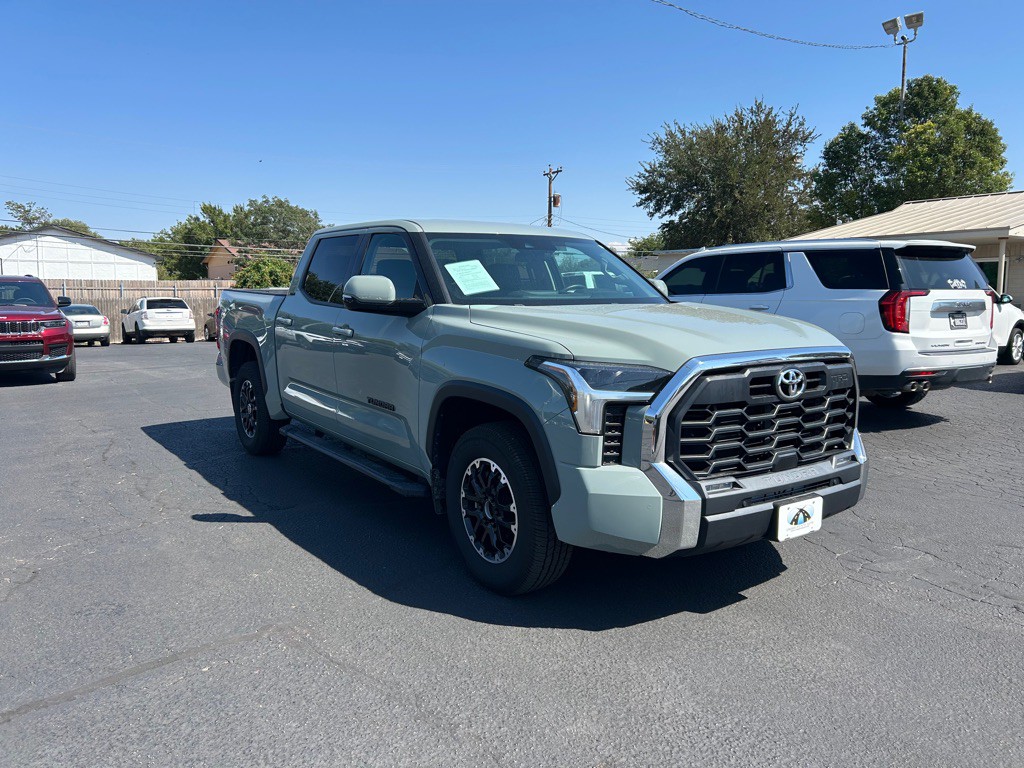 2022 Toyota Tundra Image 2