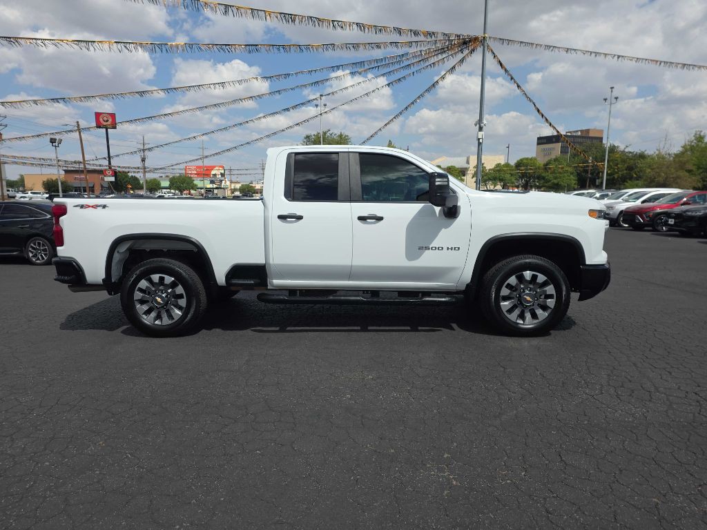 2024 Chevrolet Silverado 1500 Image 4