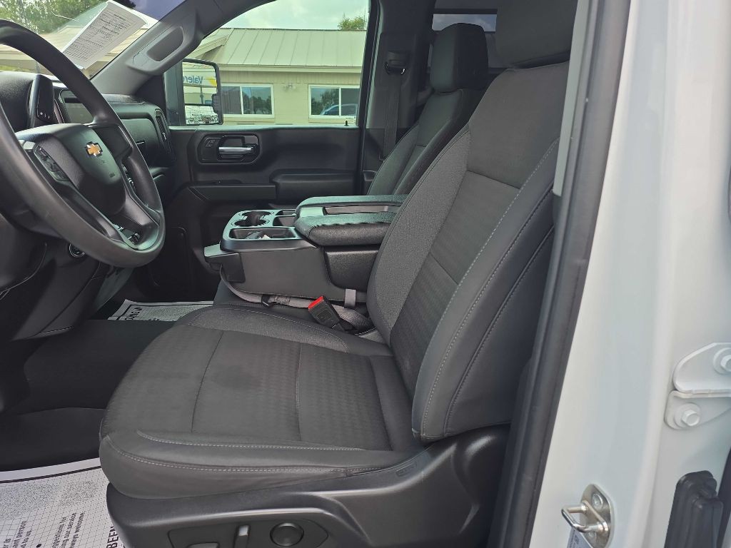 2024 Chevrolet Silverado 1500 Image 9