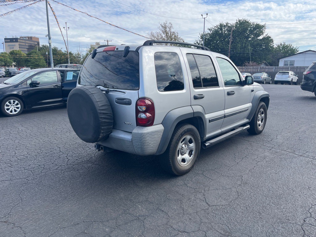 2006 Jeep Liberty Image 7