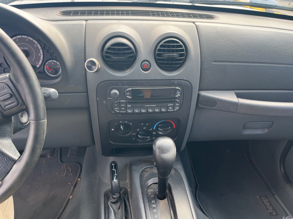 2006 Jeep Liberty Image 11