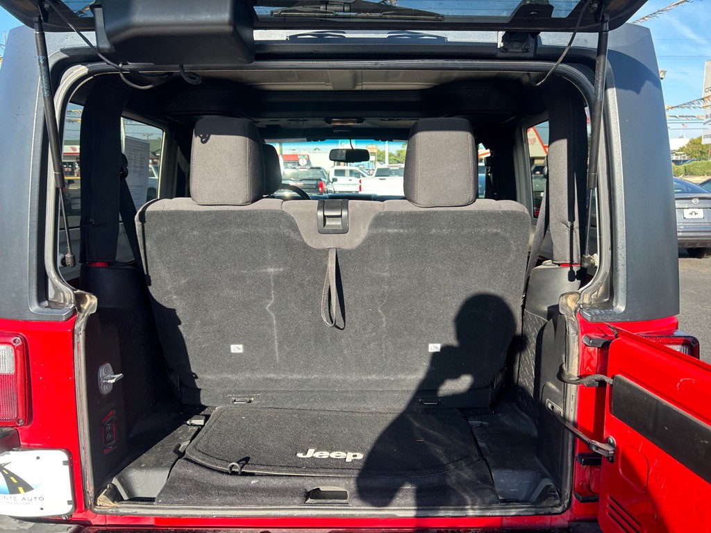 2016 Jeep Wrangler Image 9
