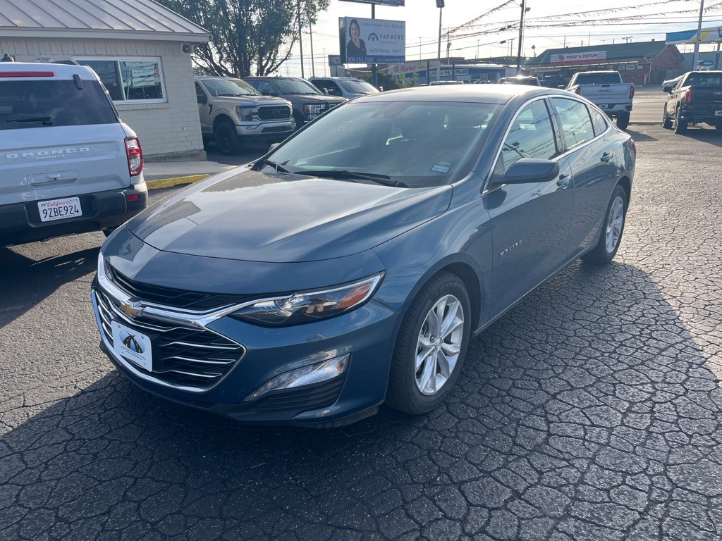 2025 Chevrolet Malibu Image 2