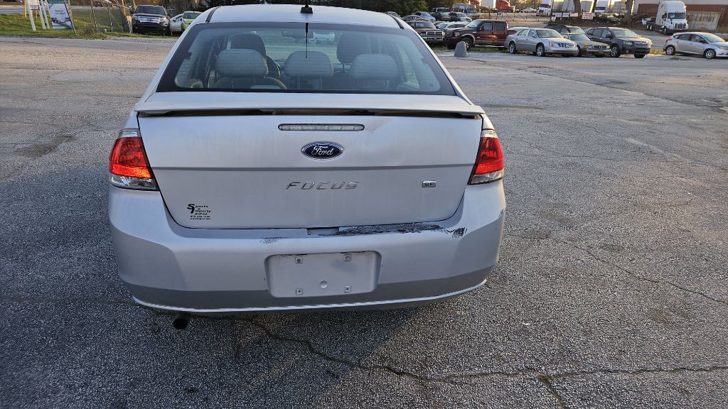 2010 Ford Focus Image 2