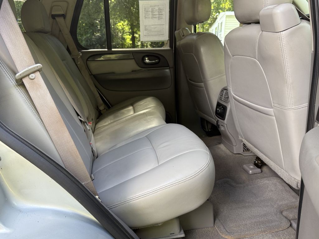 2007 GMC Envoy Image 10