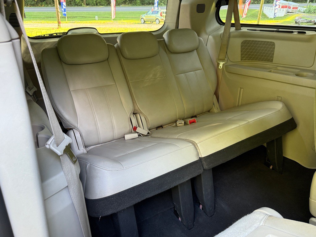 2010 Dodge Grand Caravan Image 11