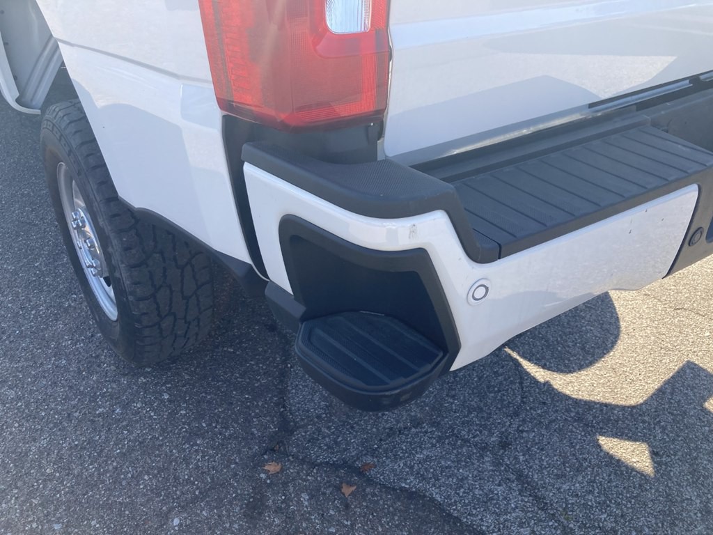 2015 Ford F-350 Image 11