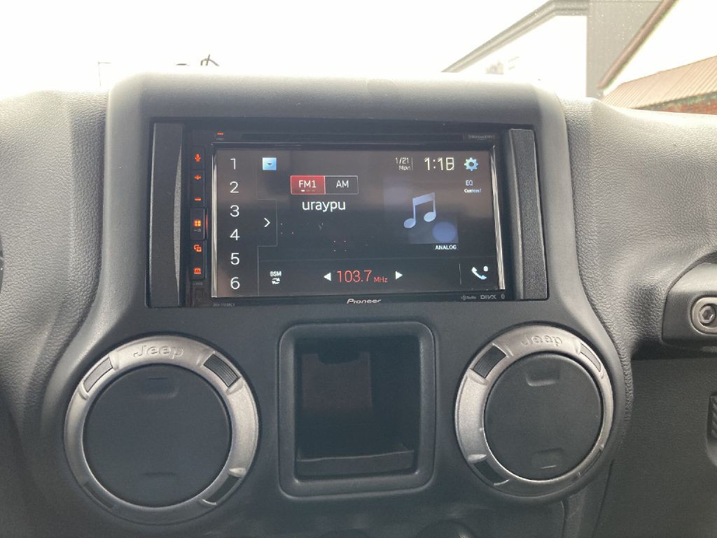 2015 Jeep Wrangler Image 12