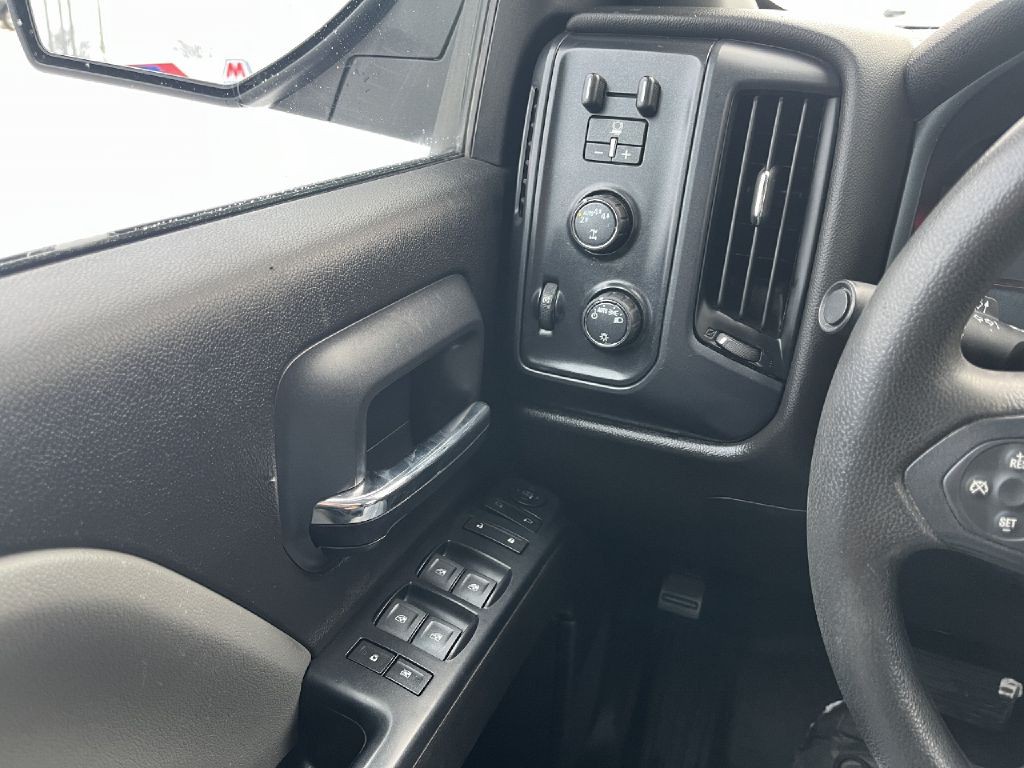 2018 Chevrolet Silverado 1500 Image 12