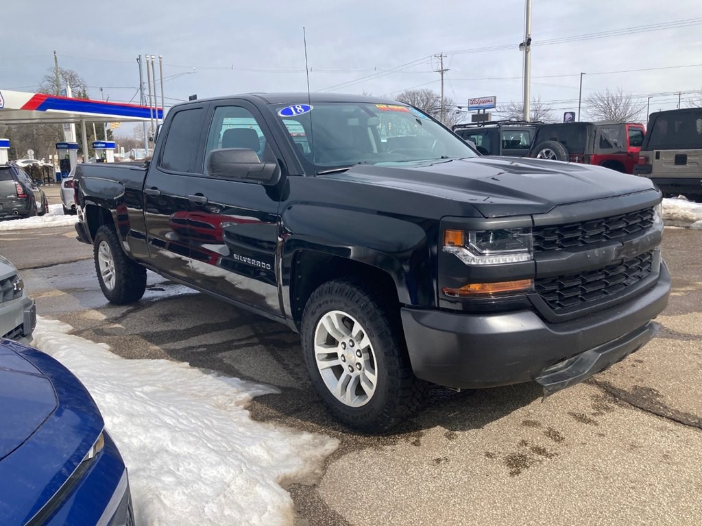2018 Chevrolet Silverado 1500 Image 2