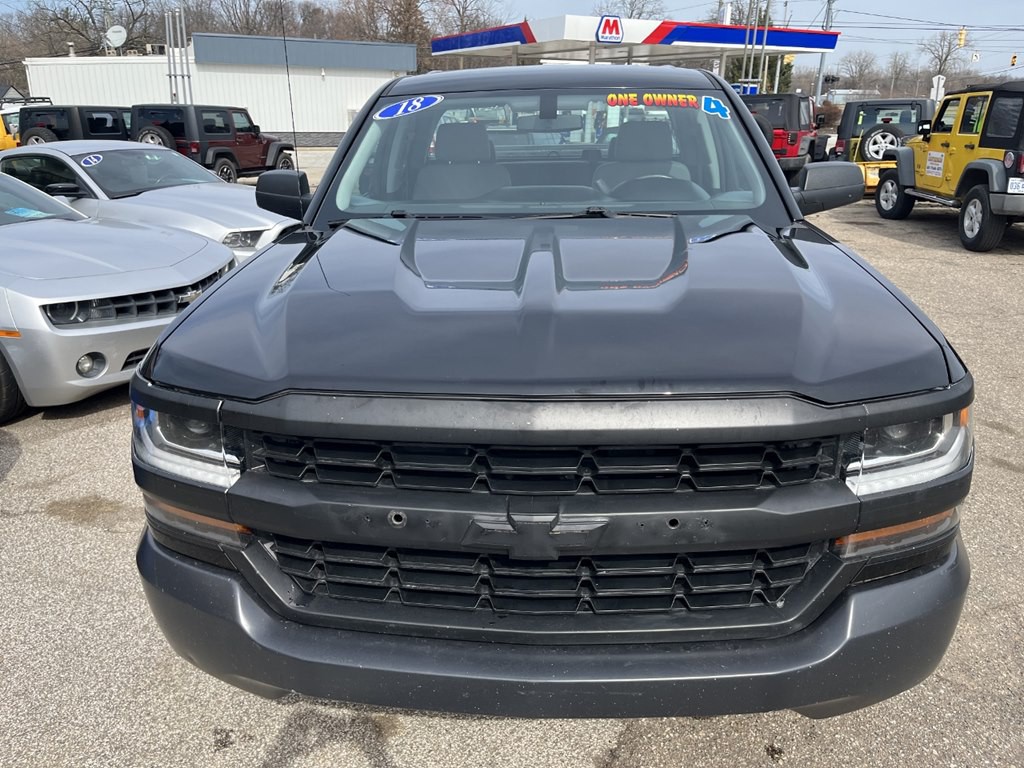 2018 Chevrolet Silverado 1500 Image 2