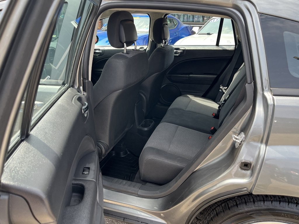 2011 Dodge Caliber Image 10
