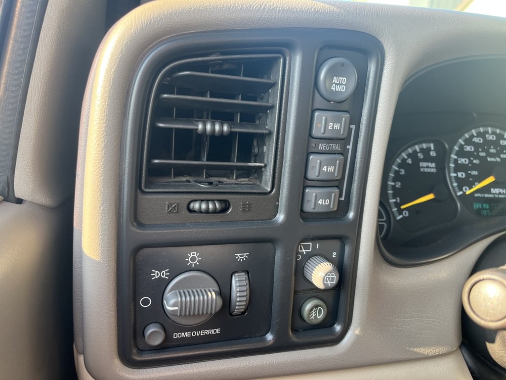 2000 Chevrolet Tahoe Image 14