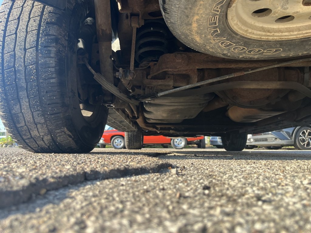 2000 Chevrolet Tahoe Image 25