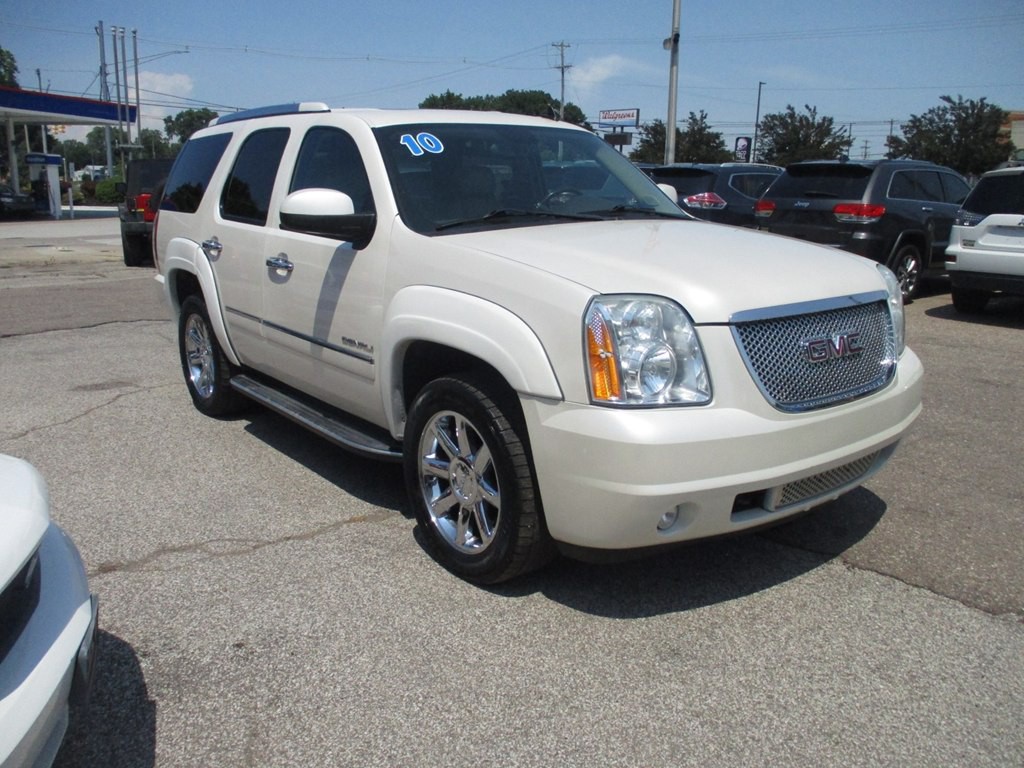 2010 GMC Yukon Image 2