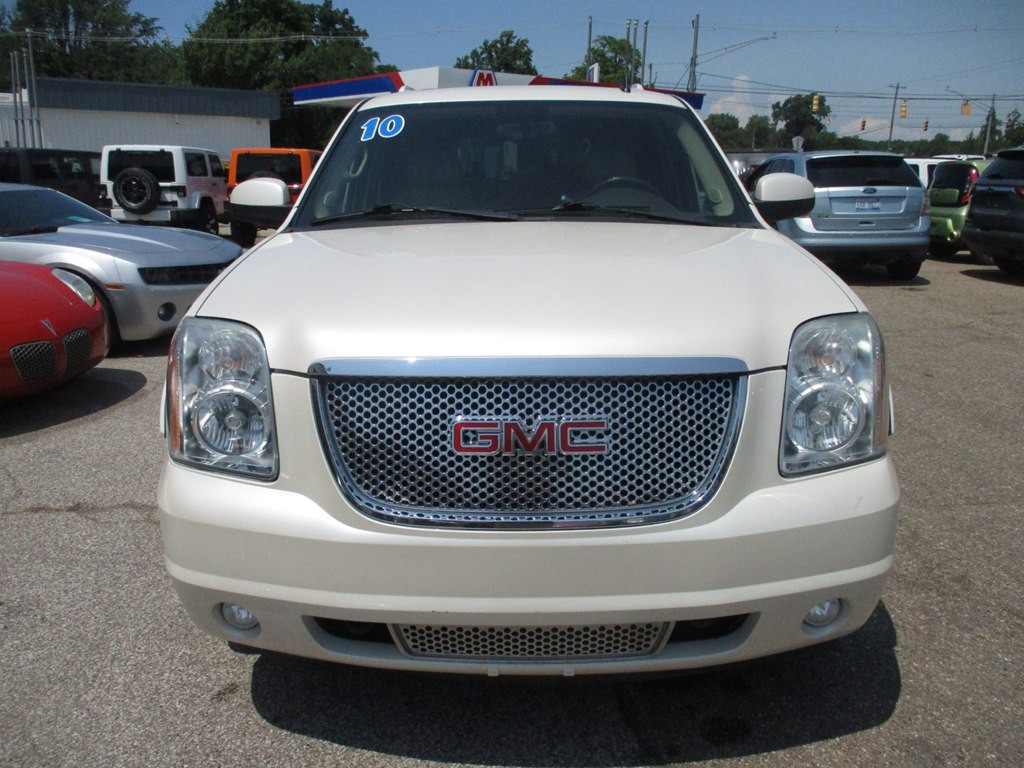 2010 GMC Yukon Image 4
