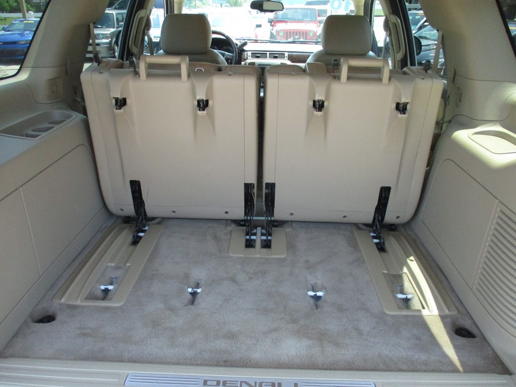 2010 GMC Yukon Image 8