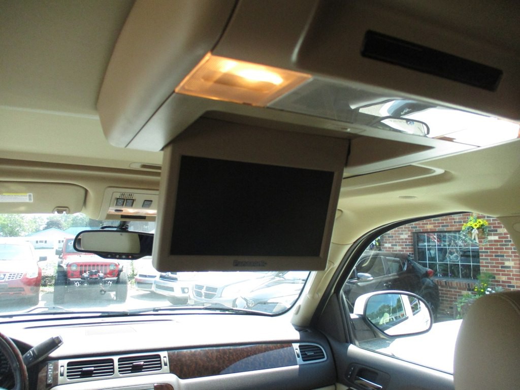 2010 GMC Yukon Image 17
