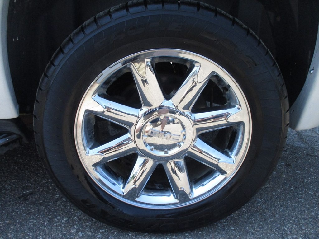 2010 GMC Yukon Image 18