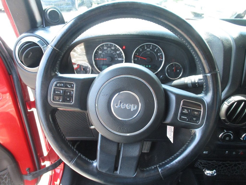 2012 Jeep Wrangler Image 9