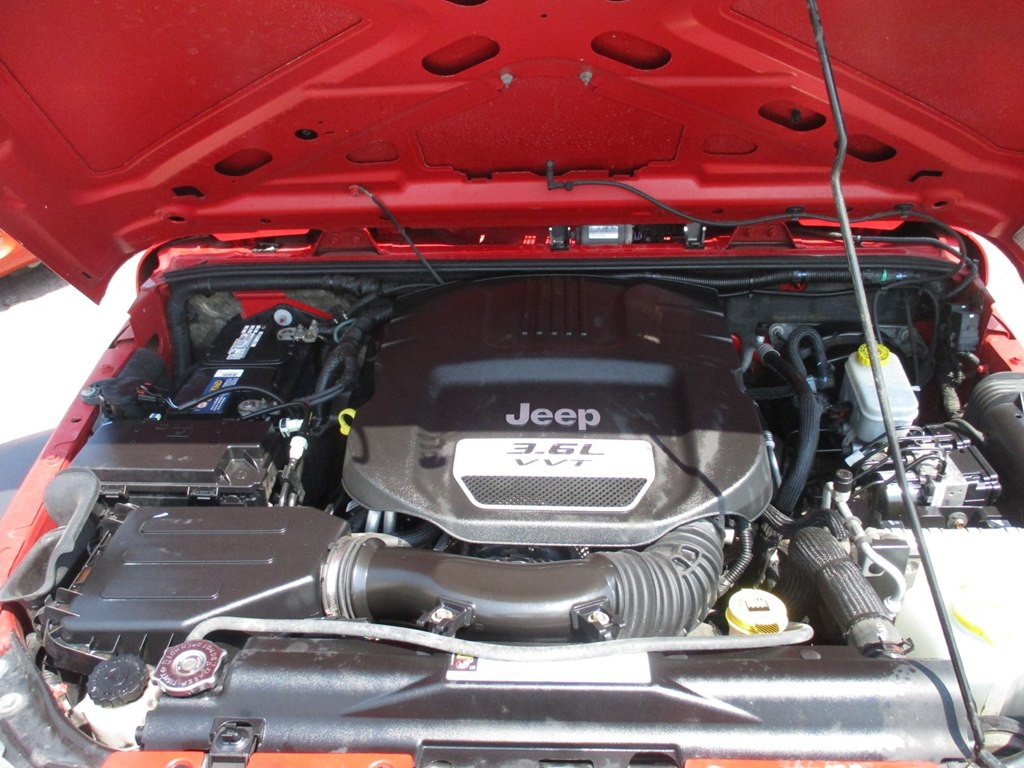 2012 Jeep Wrangler Image 15