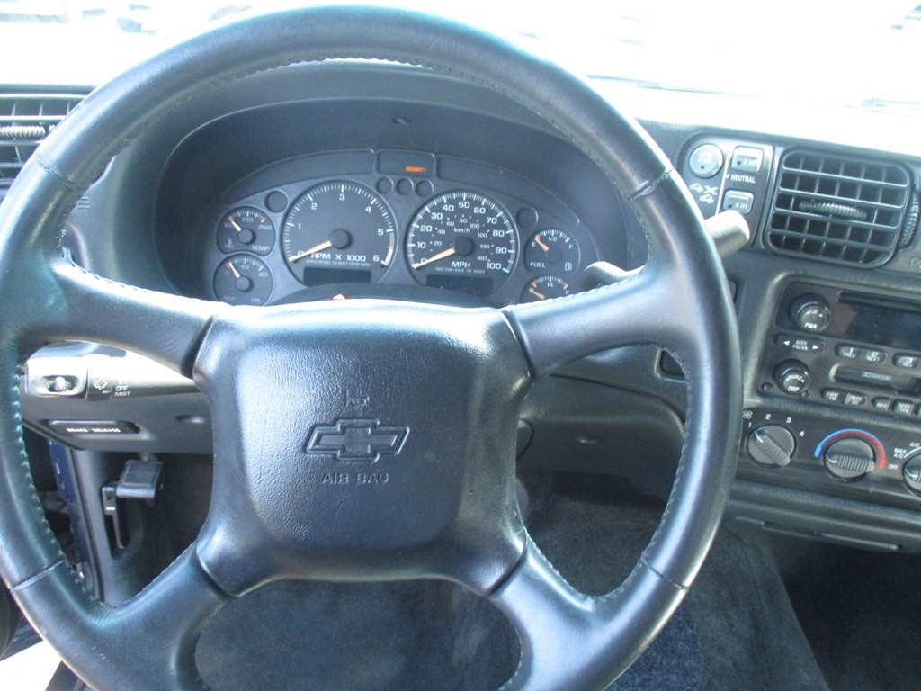 2002 Chevrolet Blazer Image 10