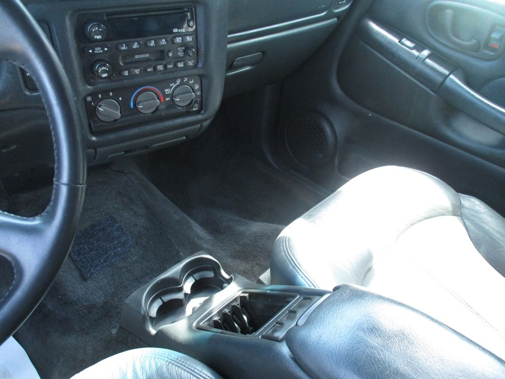 2002 Chevrolet Blazer Image 13
