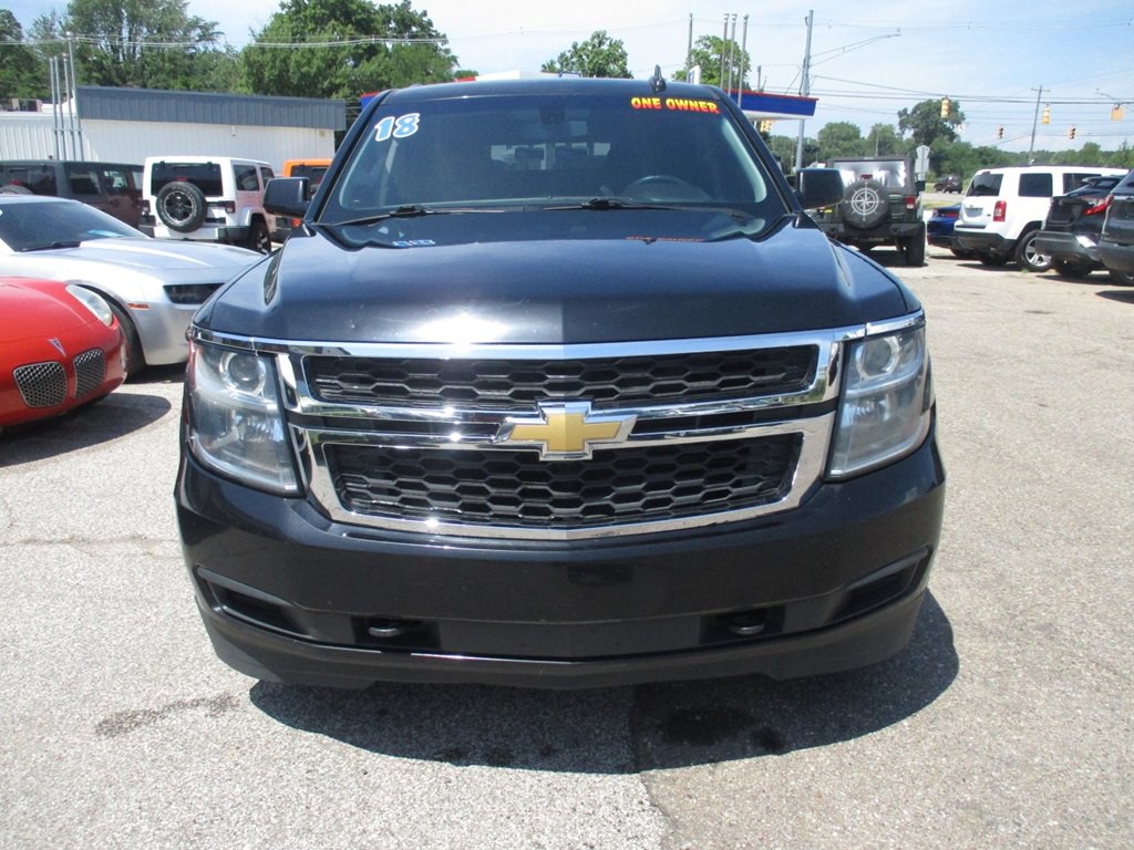 2018 Chevrolet Suburban Image 3