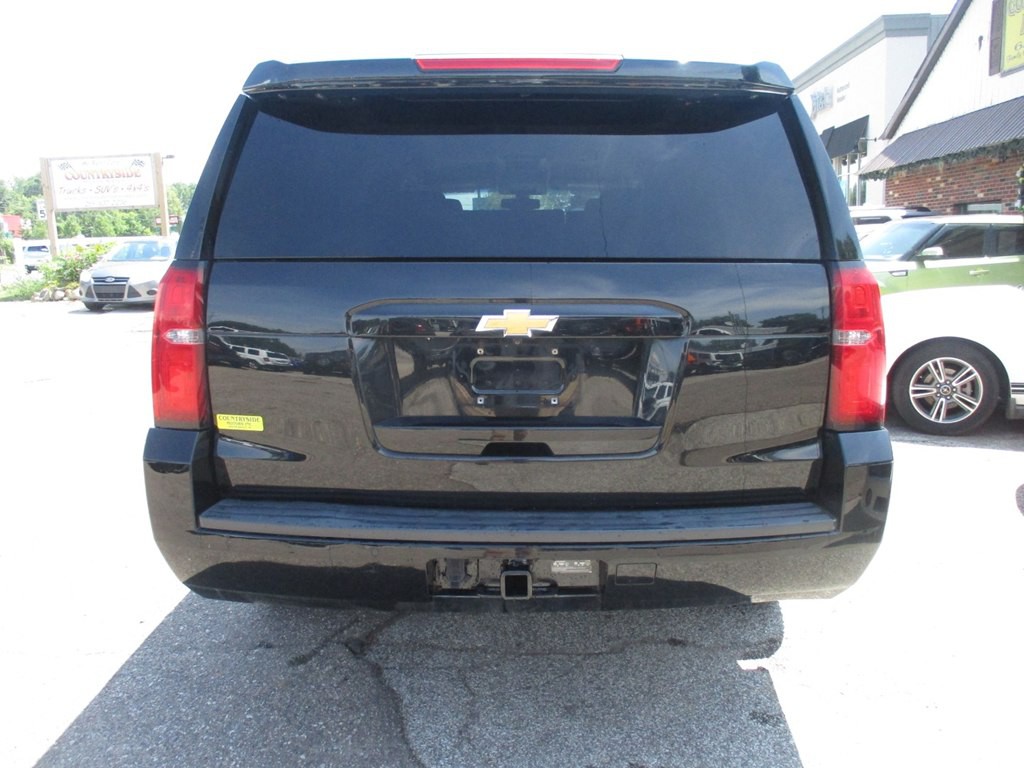 2018 Chevrolet Suburban Image 4