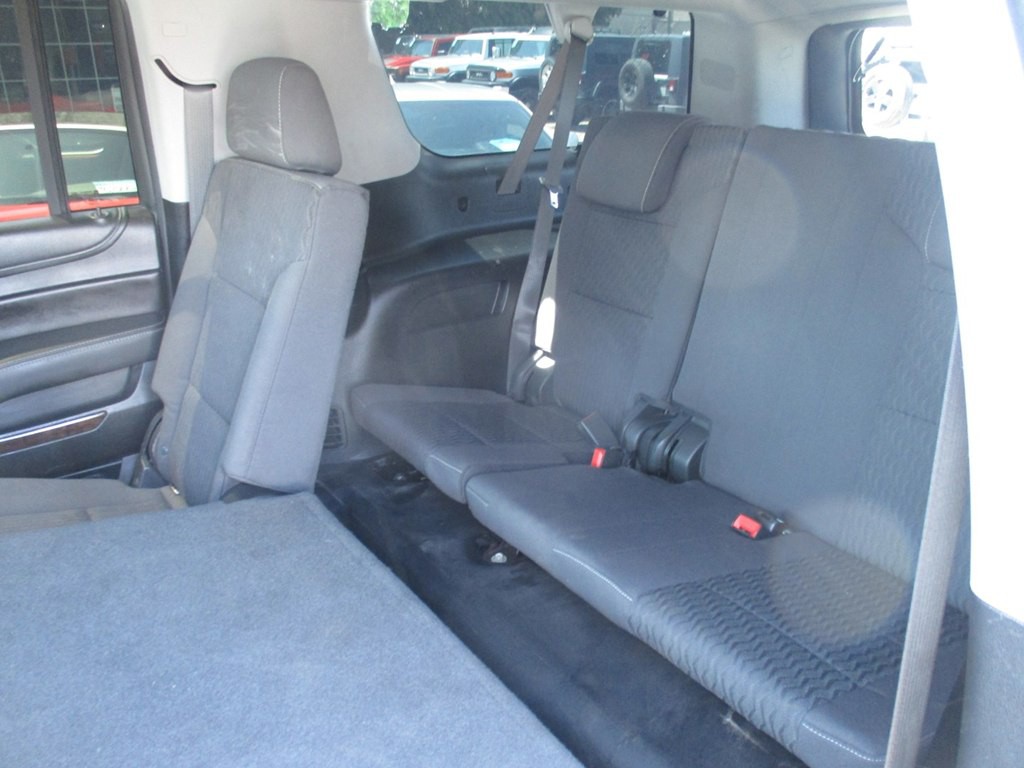 2018 Chevrolet Suburban Image 9