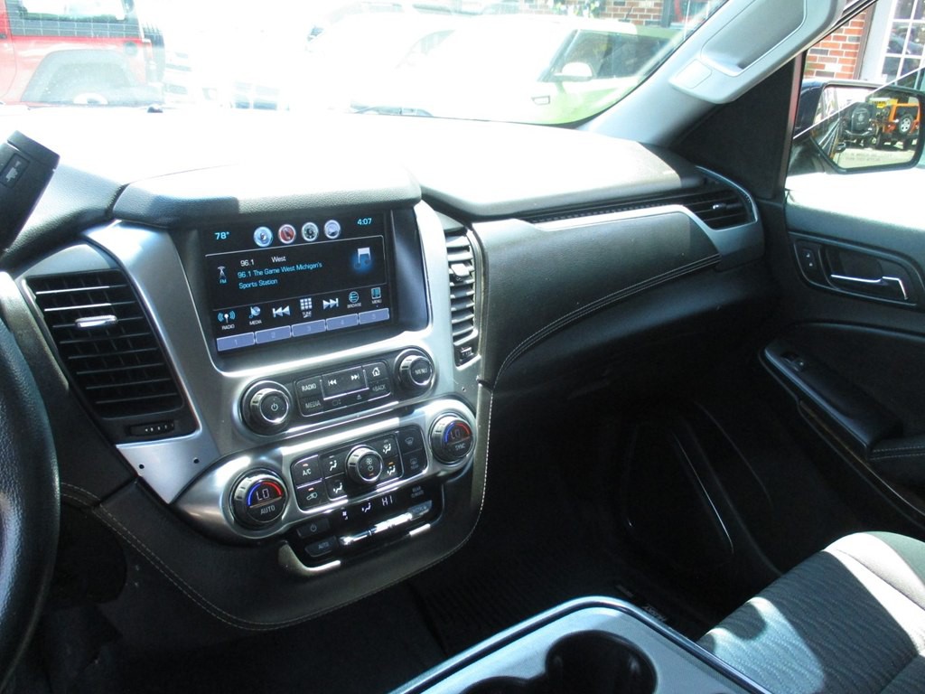 2018 Chevrolet Suburban Image 12
