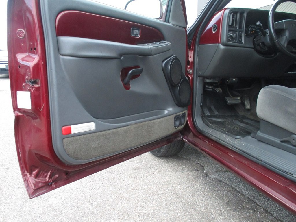 2003 GMC Sierra Image 8