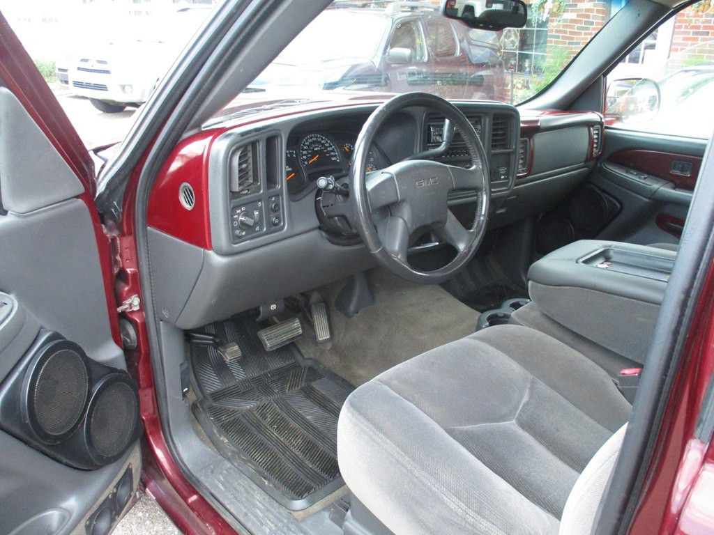 2003 GMC Sierra Image 9