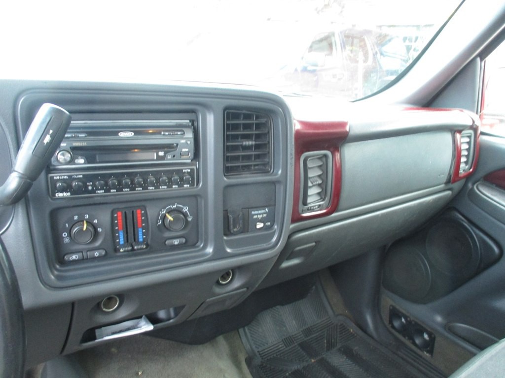 2003 GMC Sierra Image 10