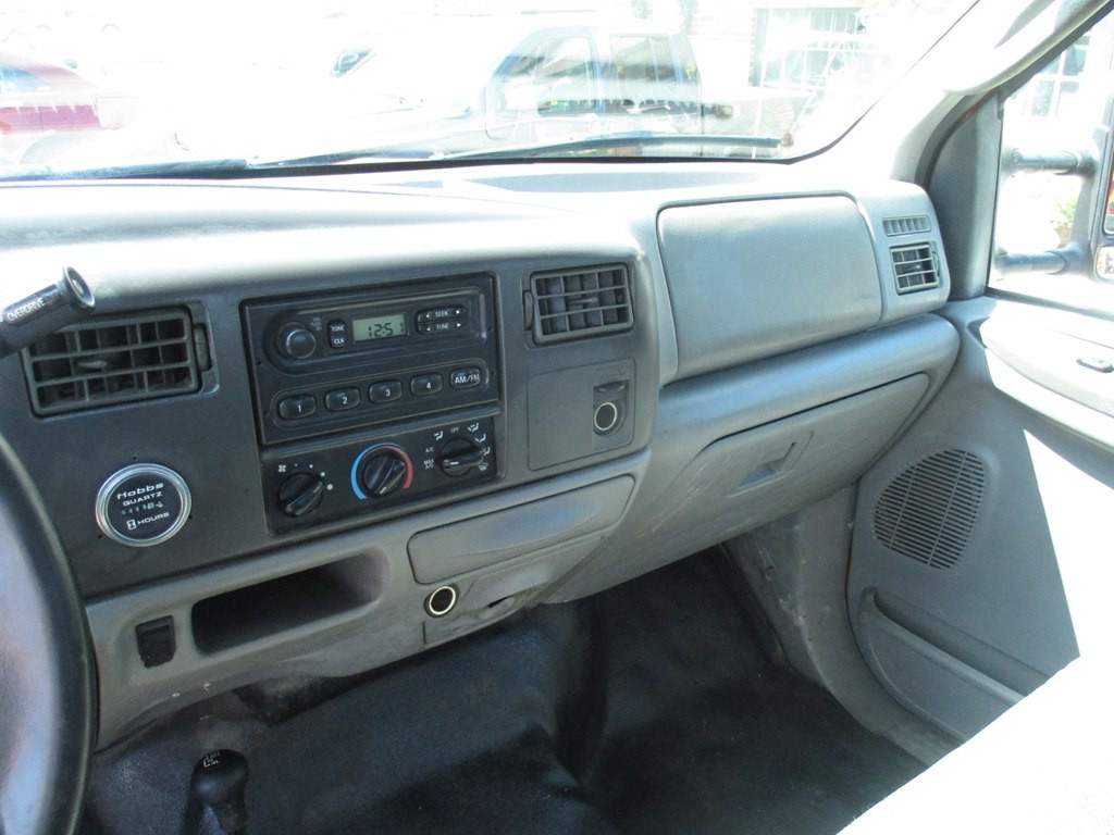 2003 Ford F-350 Image 10