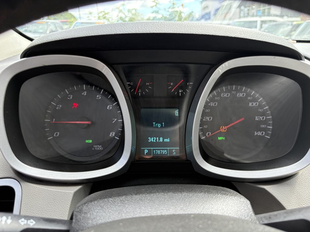 2011 Chevrolet Equinox Image 8