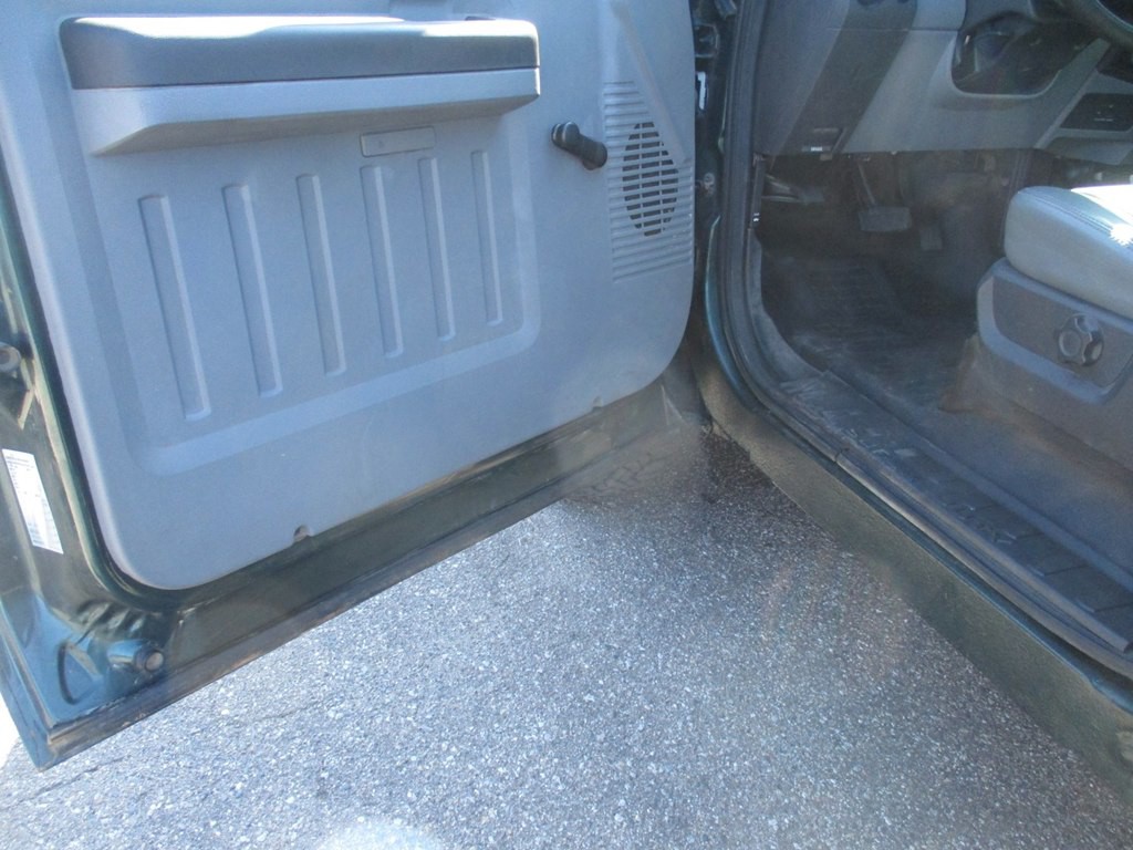 2011 Ford F-350 Image 6