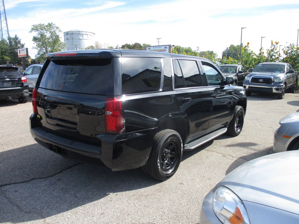 2017 Chevrolet Tahoe Image 2