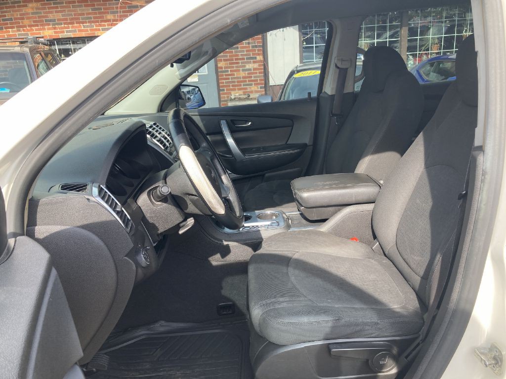 2008 GMC Acadia Image 8