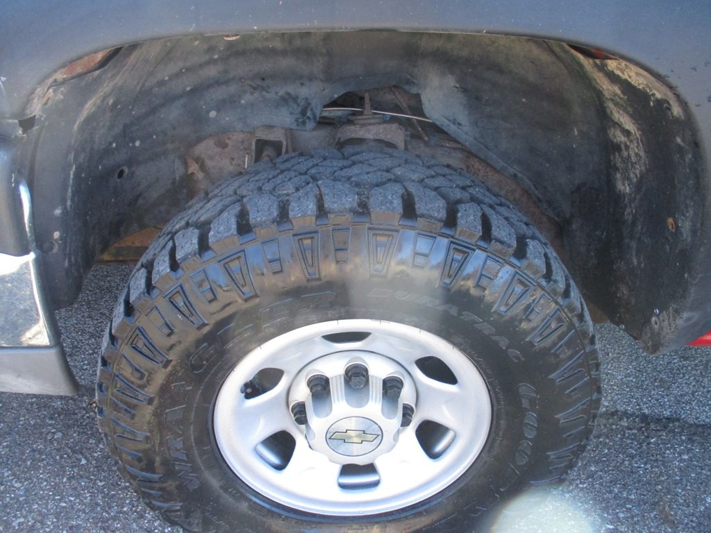 2005 Chevrolet Silverado 1500 Image 12