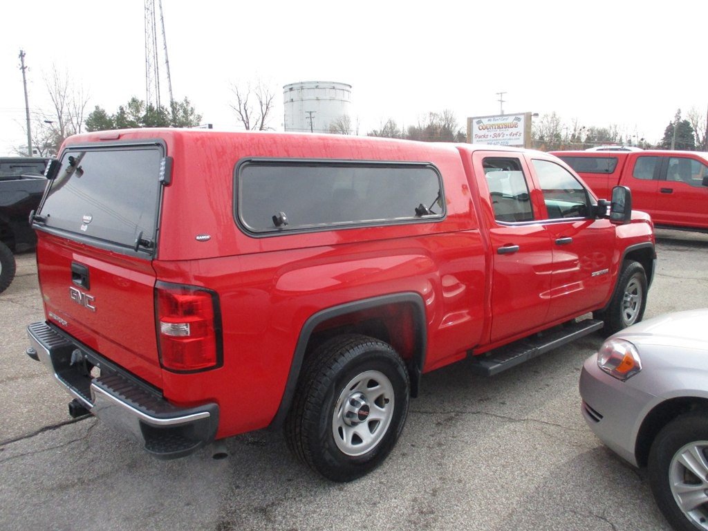 2017 GMC Sierra Image 2
