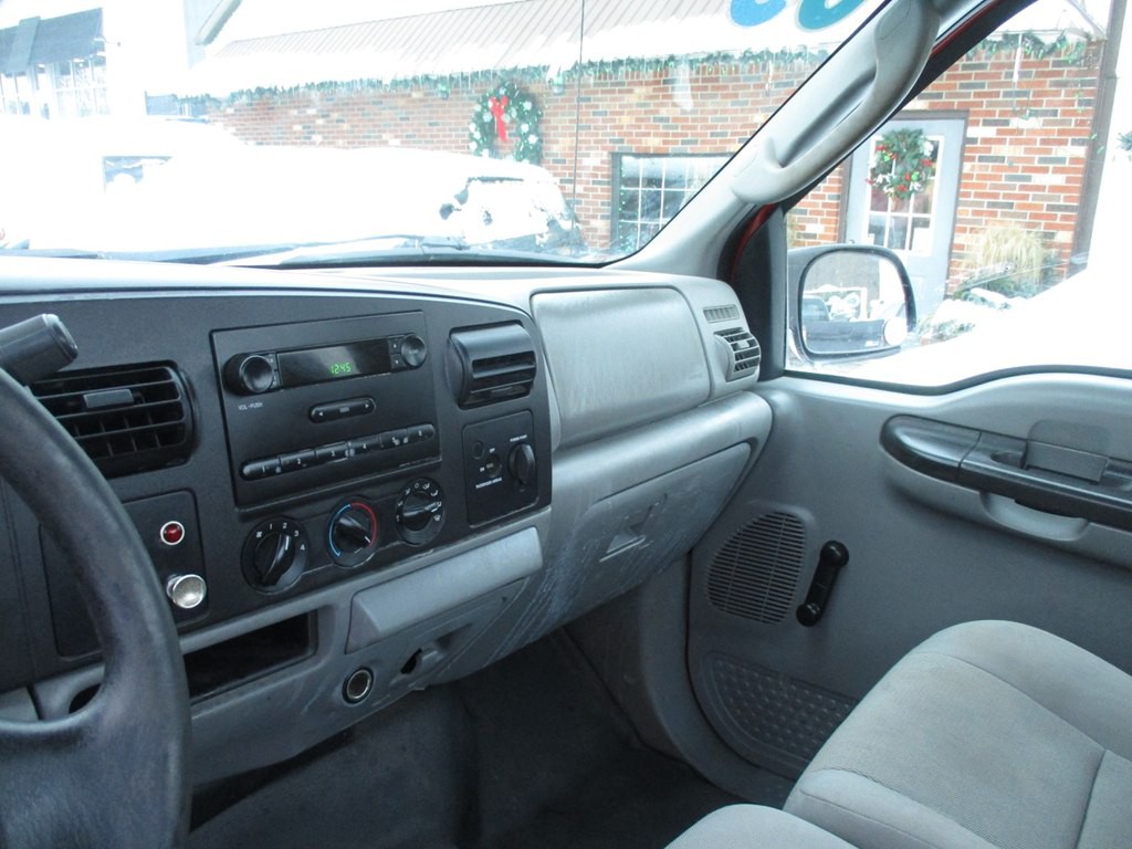 2005 Ford F-250 Image 10
