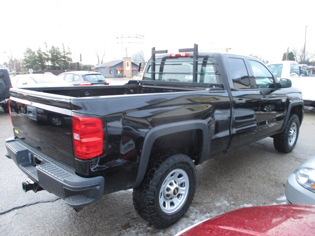2015 Chevrolet Silverado 1500 Image 2