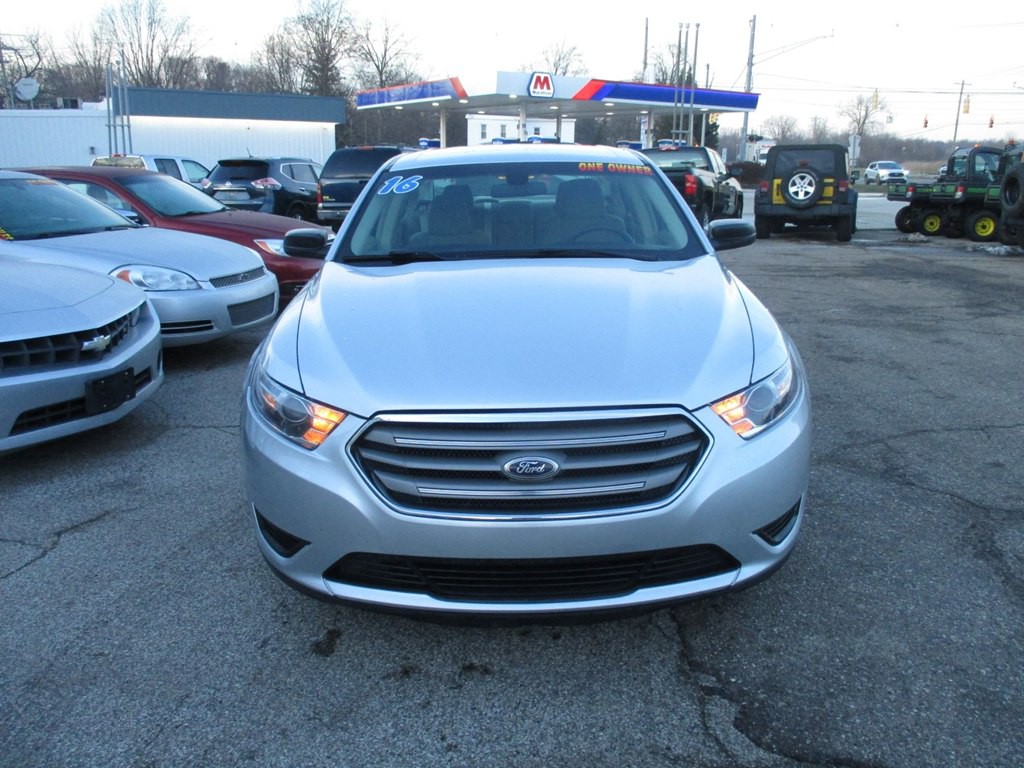 2016 Ford Taurus Image 3