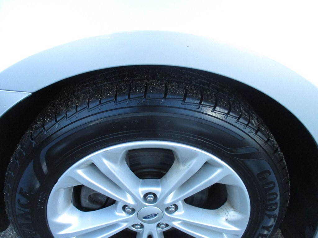 2016 Ford Taurus Image 11