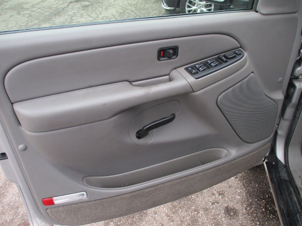 2005 Chevrolet Tahoe Image 6